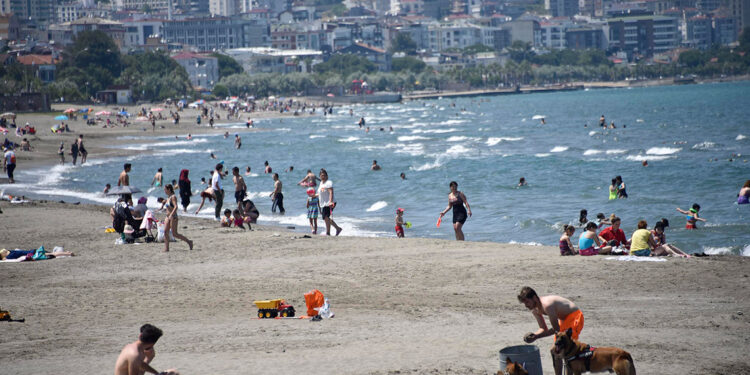 Vali'den boğulmalara karşı 'çeken akıntı' uyarısı