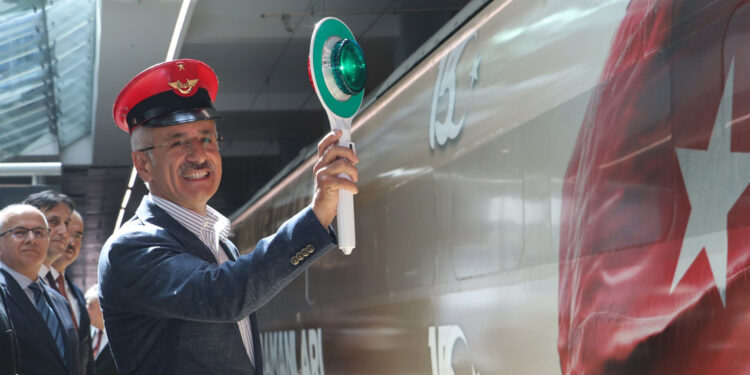 YHT ile seyahat eden yolcu sayısı 76 milyonu aştı