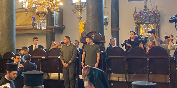 Zelenski Fener Rum Ortodoks Patrikhanesi'ni ziyaret etti
