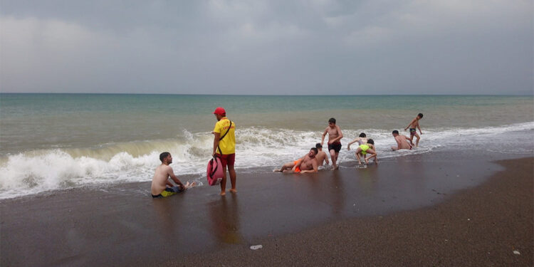 Akçakoca ve Bartın'da denize girmek yasaklandı