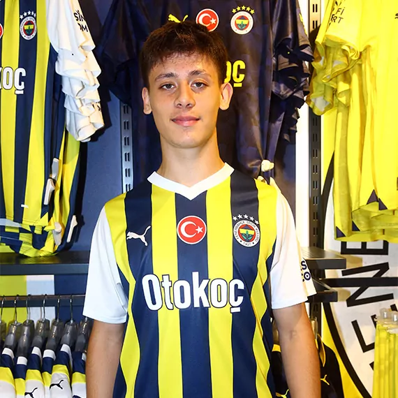 Fenerbahçe, real madrid’e transfer olan arda güler için veda mesajı yayımladı. Sarı-lacivertli kulüp yaptığı açıklamada, genç oyuncuya teşekkür ederek bundan sonraki kariyerinde şans diledi.