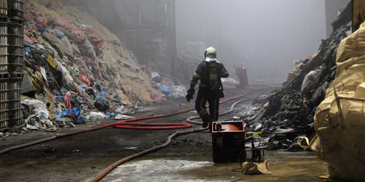 Atıktan türetilmiş yakıt hazırlama tesisinde yangın
