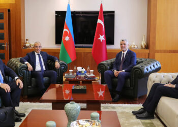 Bakan Bolat, Azerbaycan Ekonomi Bakanı ile görüştü