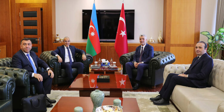 Bakan Bolat, Azerbaycan Ekonomi Bakanı ile görüştü