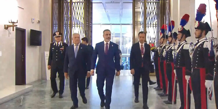 Hakan Fidan Roma'ya gitti