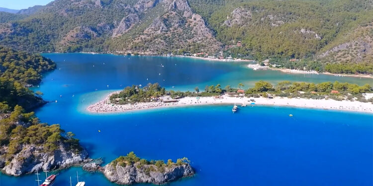 Mavi bayraklı plaj sayımızı 551'e yükselttik