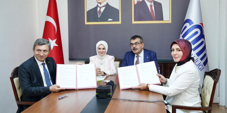 Kuzey Makedonya Ortaokulu'nun protokolü imzalandı