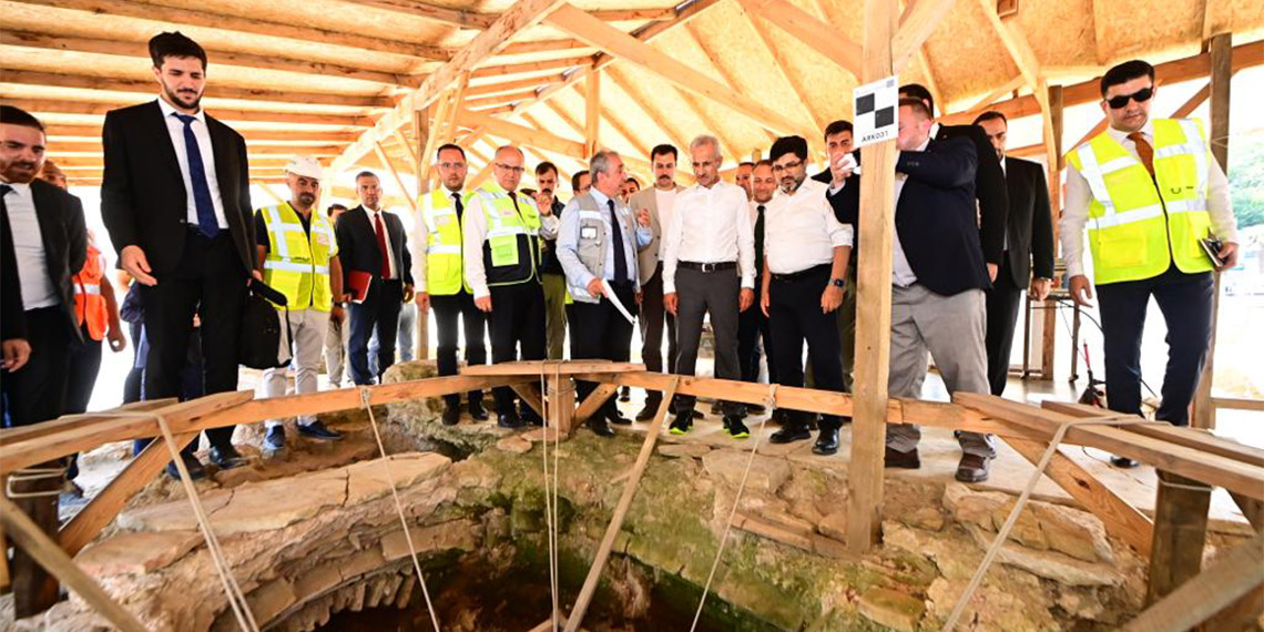 Tarihi Haydarpaşa Garı'nda inceleme