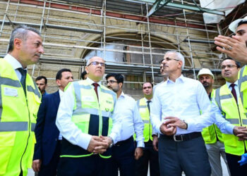 Tarihi Haydarpaşa Garı'nda inceleme