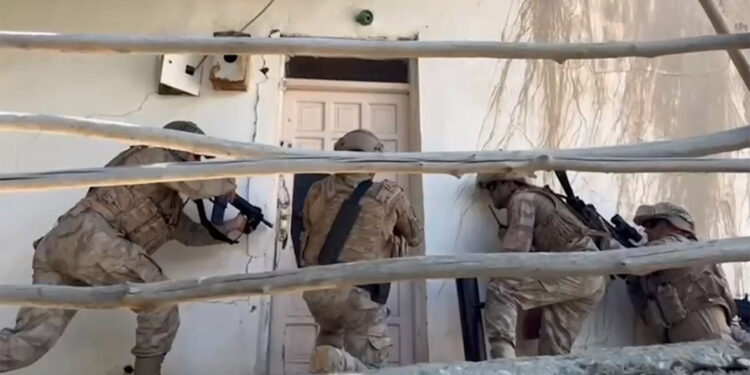 Van-İran sınır hattında göçmen kaçakçılığı operasyonu