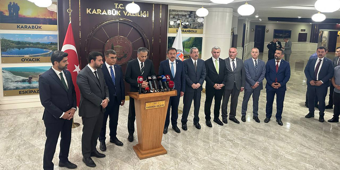 Geçen hafta yaşanan şiddetli yağışlar sonrası meydana gelen selden etkilenen Karabük'ün Yenice ilçesine gelen İçişleri Bakanı Ali Yerlikaya, orman yangınlarının nedenlerini açıkladı.