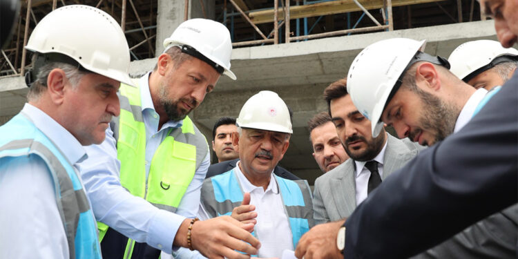 Abdi İpekçi Spor Kompleksi inşaatında inceleme