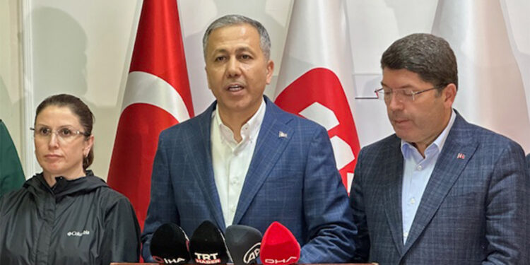 İçişleri Bakanı Ali Yerlikaya ve Adalet Bakanı Yılmaz Tunç, selin vurduğu Bartın'a geldi: Turuncu alarm devam ediyor...