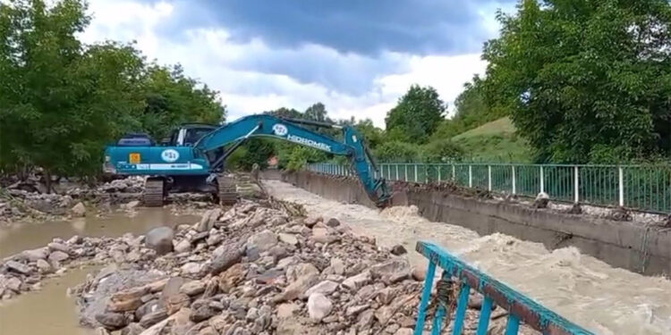 Sel bölgesinde 1363 personel görevlendirildi