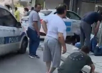 Başakşehir'de ehliyetsiz sürücü 4 kişiye çarptı