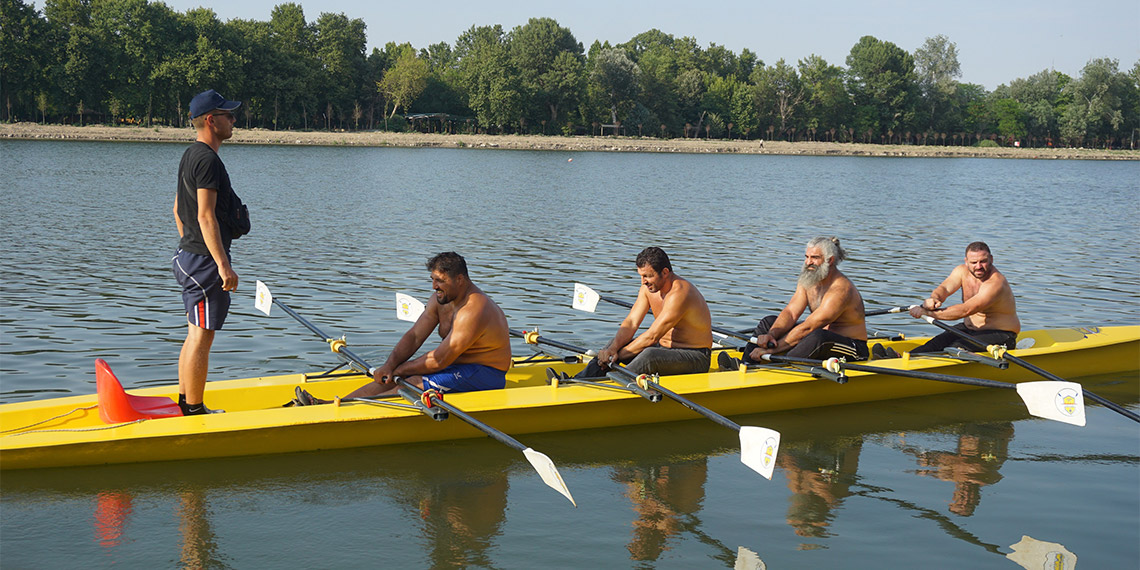 Başpehlivanlar Meriç Nehri'nde kürek çekip ter attı