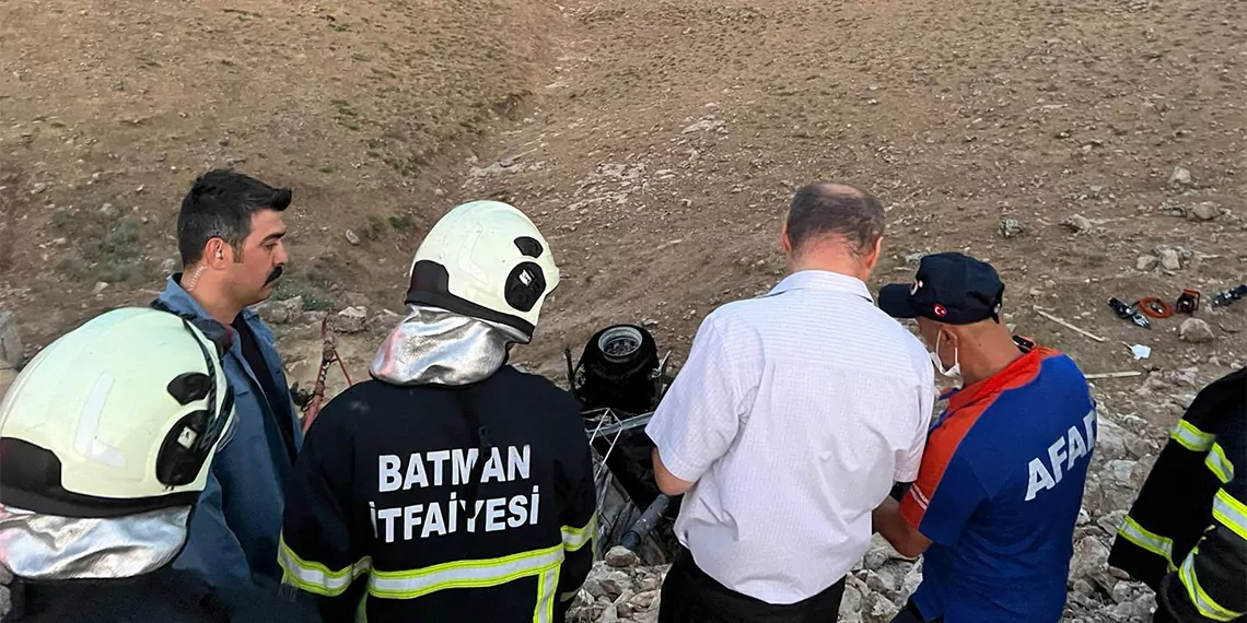 Batman'da şarampole yuvarlanan kamyonda 4 kişi öldü