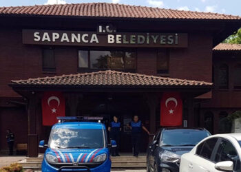 Belediye başkanının makam odasında silahlı saldırıya uğradı