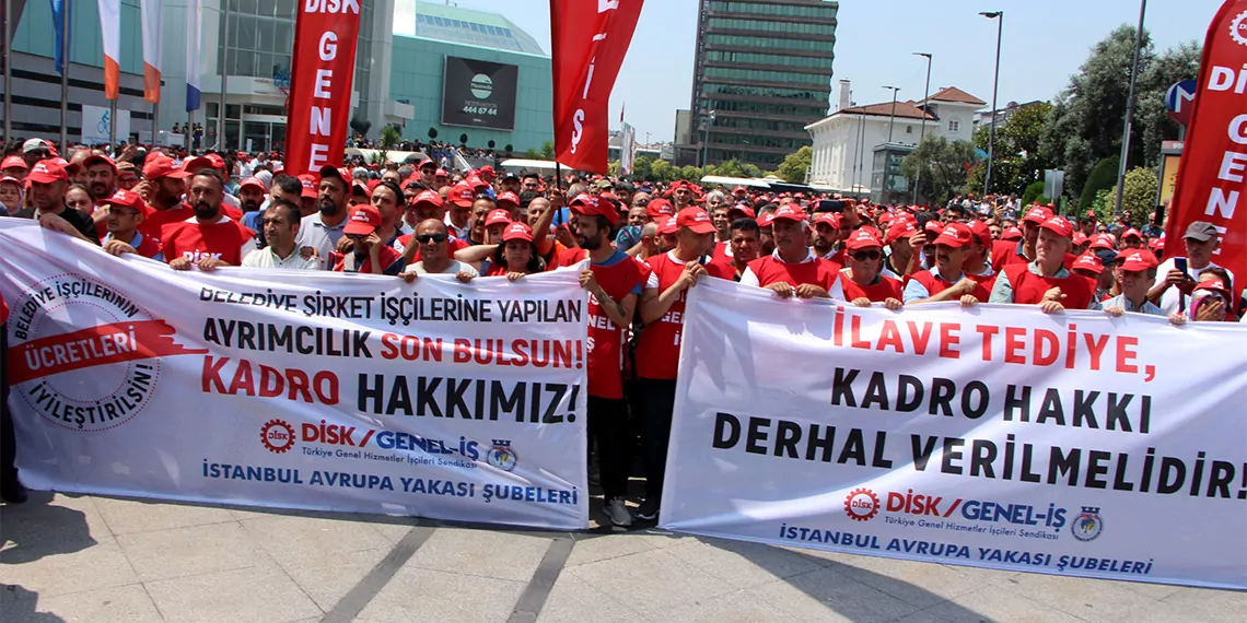 Di̇sk'e bağlı genel i̇ş sendikası üyesi işçiler, ücretlerde iyileştirme, belediye şirket işçilerine uygulanan ayrımcılığı son verilmesi, kadro talepleri için türkiye genelinde örgütlü oldukları iş yerlerinde iş bırakma eylemi yaptı. Mecidiyeköy'de de toplanan işçiler, basın açıklaması yaparak taleplerinin yerine getirilmesini istedi.