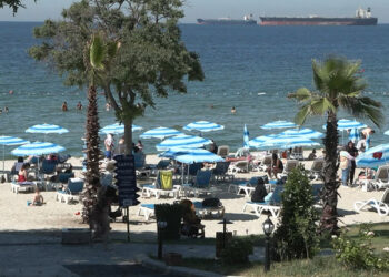 Güneş Plajı'na gelenler kapıda kaldı