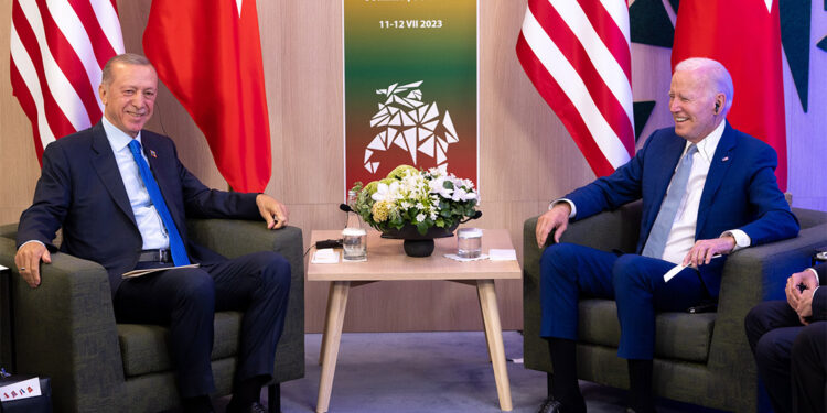 Türkiye İsveç'in NATO'ya kabulü konusunda anlaşmaya vardı