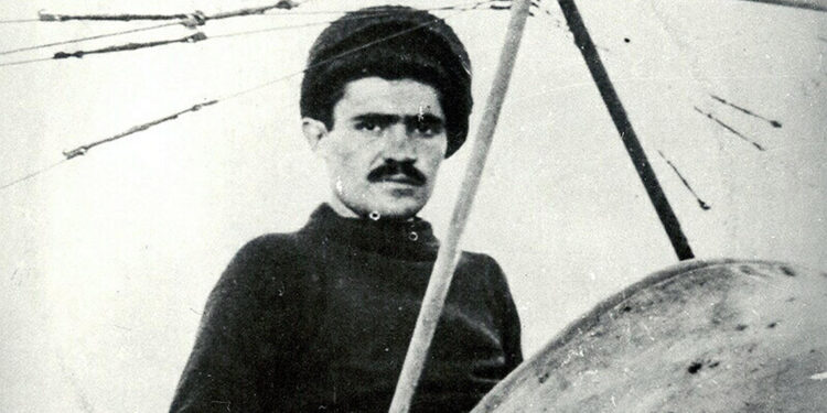 Şehit Tayyare Binbaşı Fazıl Bey'in cenaze görüntüleri ortaya çıktı