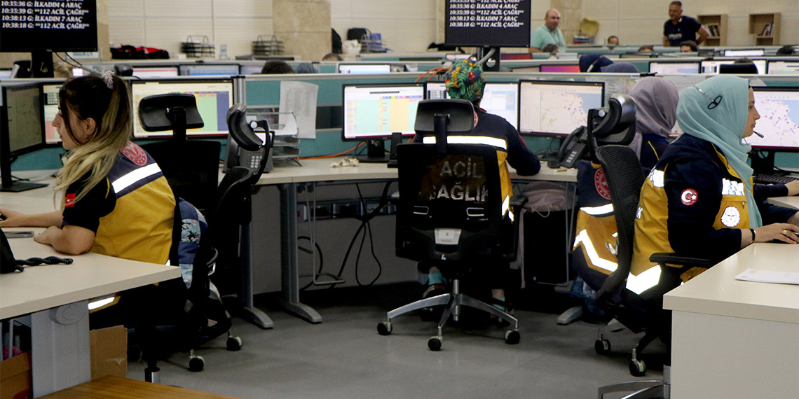 Samsun 112 Acil Çağrı Merkezi Müdürü Emin Demir, "Alaçam ilçemizdeki bir vatandaşımız, 1 hafta içerisinde sohbet etmek için 84 kez Acil Çağrı Merkezi'ni aradı" dedi.