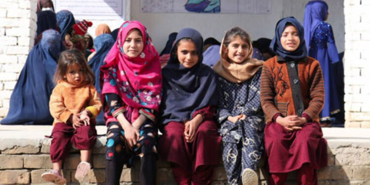 Taliban, kadınların haklarını kısıtlayan kararlar almaya devam ediyor