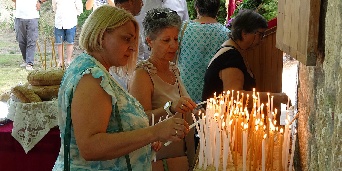 Ayazma Manastırı'nda Aya Paraskevi Günü ayini