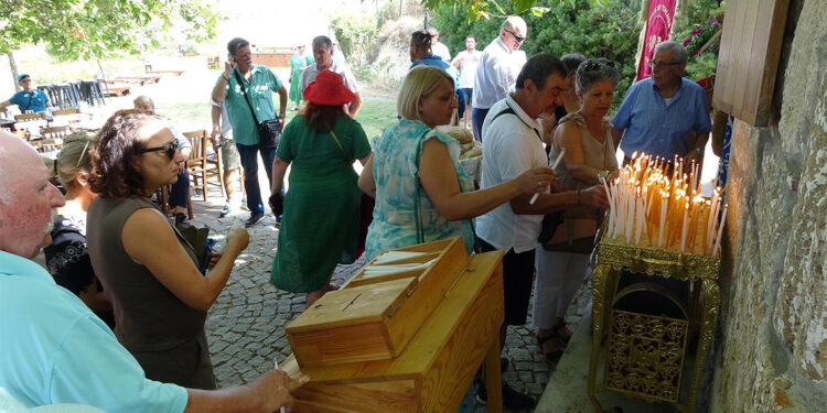 Ayazma Manastırı'nda Aya Paraskevi Günü ayini