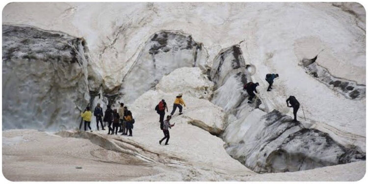 Cilo-Sat Dağları'na düşen 2 kişi kurtarıldı