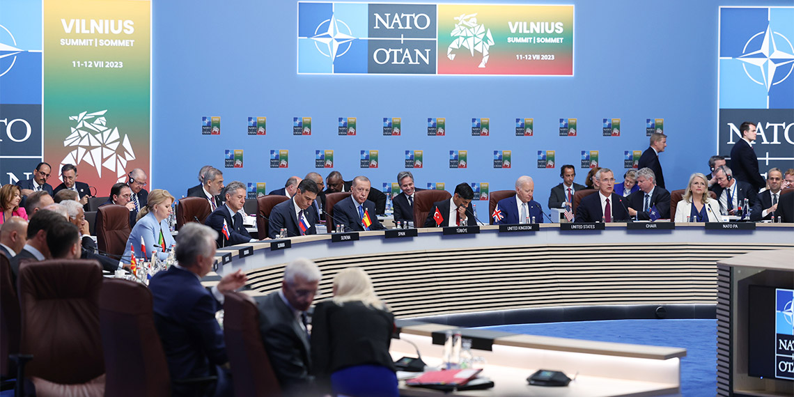 NATO Liderler Zirvesi'nin ilk oturumu başladı