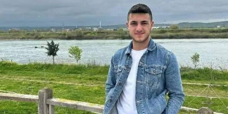 Boğulma tehlikesi geçiren Baran hayata tutunamadı