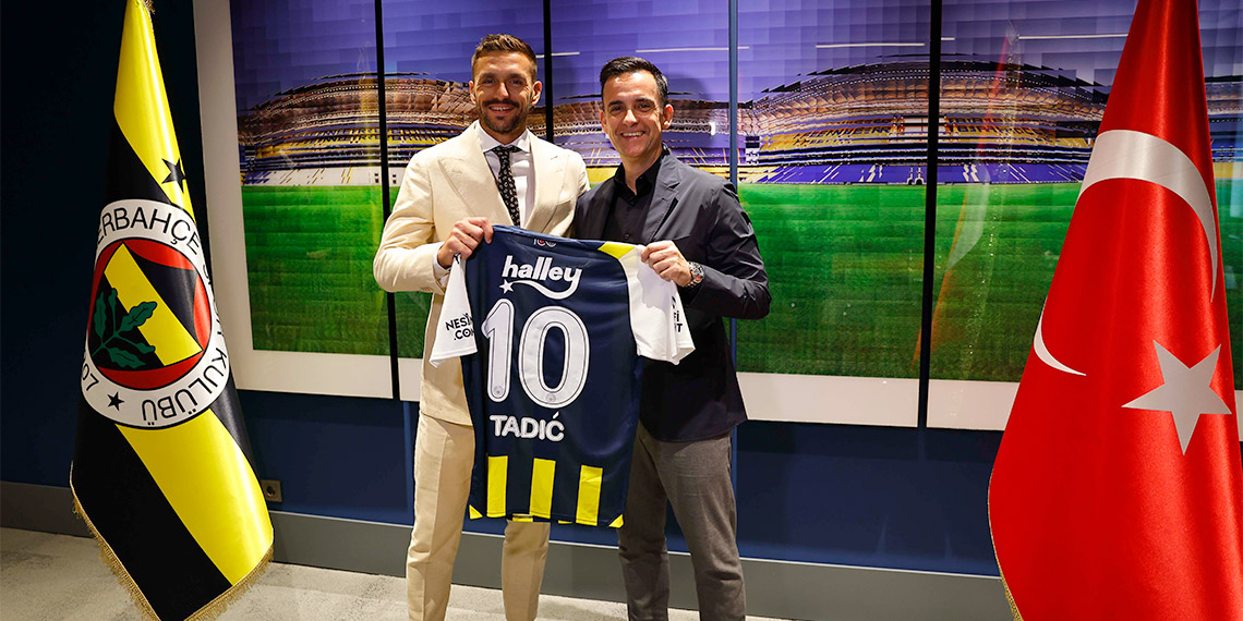 Fenerbahçe Dusan Tadic ile 2 yıllık sözleşme imzalandığını açıkladı. 34 yaşındaki futbolcuya yıllık 4 milyon 200 bin Euro ödenecek.