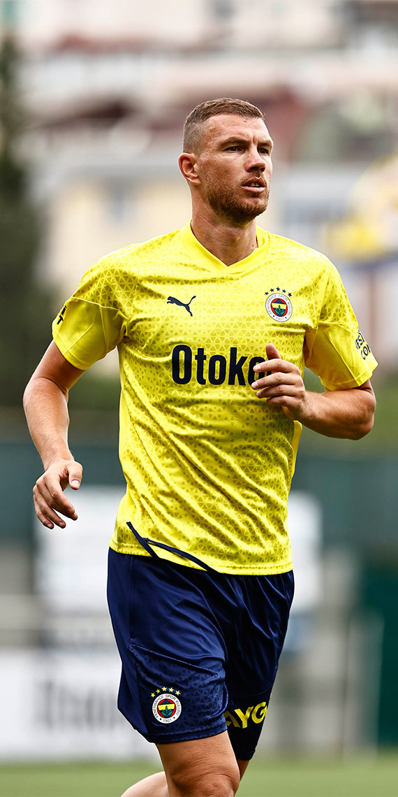 Edin Dzeko sarı-lacivertli formayla ilk idmana çıktı