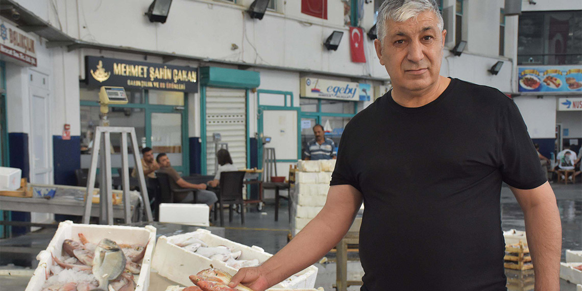 Ege'de izin verilen trol avcılığı ile balık fiyatları düştü