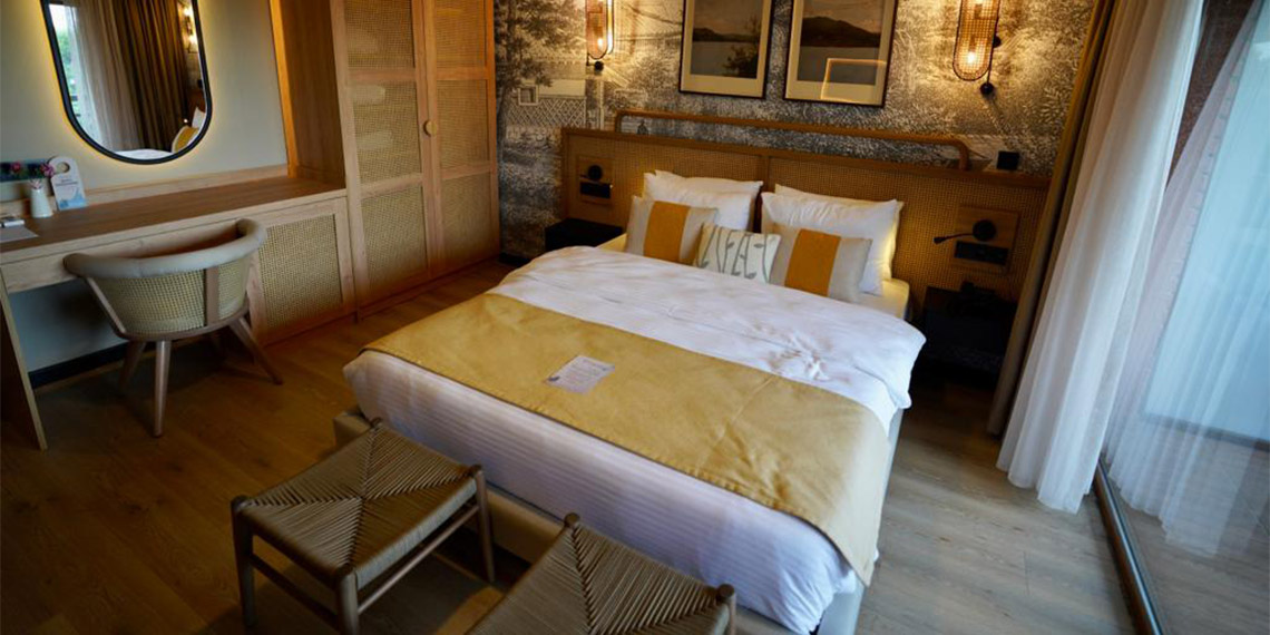 İstanbul Büyükşehir Belediyesi (İBB) iştirak şirketlerinden Beltur'a ait Büyükada'daki otelin açılışı, Büyükşehir Belediye Başkanı Ekrem İmamoğlu'nun katıldığı tören ile gerçekleştirildi.