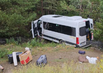 Erzincan'da düğün dönüşü kaza, ölü ve yaralılar var