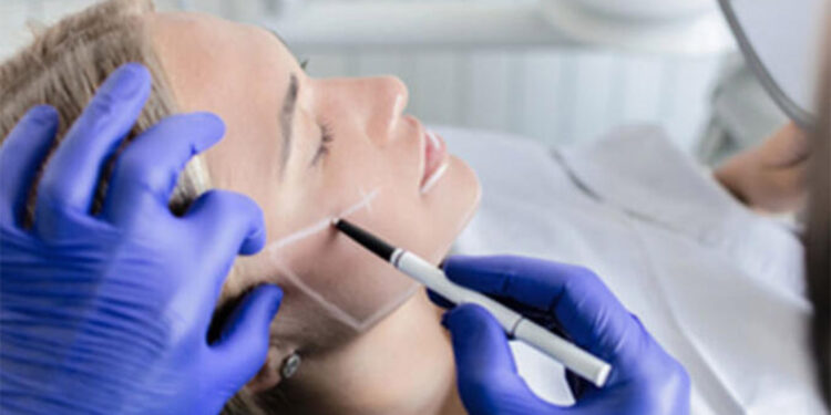 Estetik ameliyatlar için doğru yaş beklenmeli