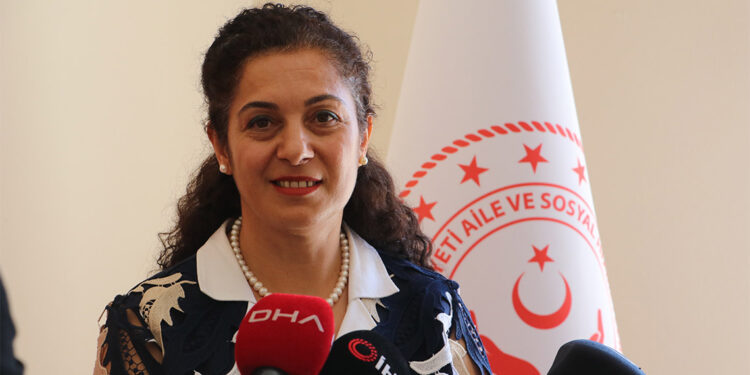 Evlilik Öncesi Eğitim Programı'na 1 milyon 600 bin genç katıldı