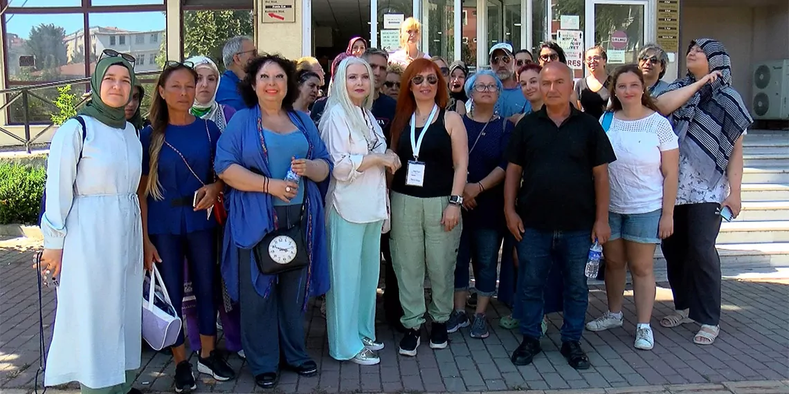 Hayvanseverler kedilere asitli saldırıyı protesto etti