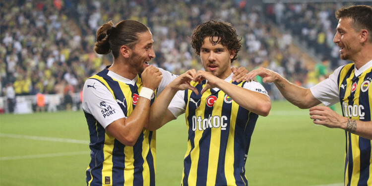 Fenerbahçe Zimbru maçında avantajı kaptı