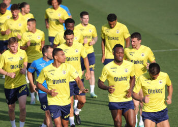 Fenerbahçe kadrosunu UEFA'ya bildirdi