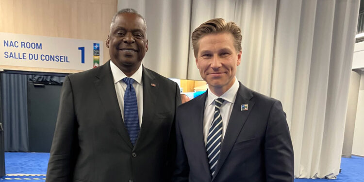 Finlandiya Savunma Bakanı Lloyd Austin ile görüştü