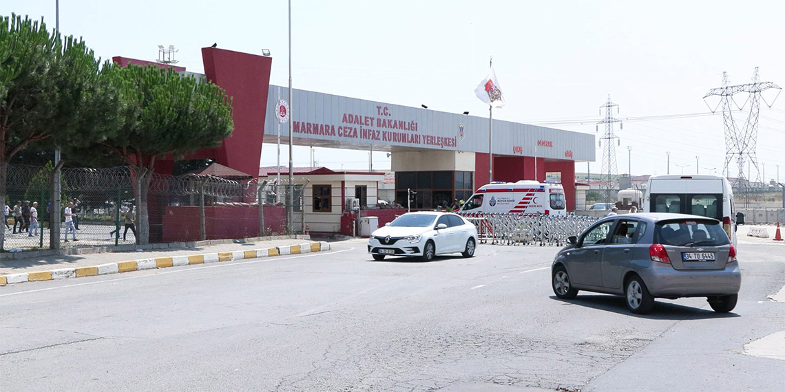 Kılıçdaroğlu Can Atalay'ı ziyaret için Silivri'de