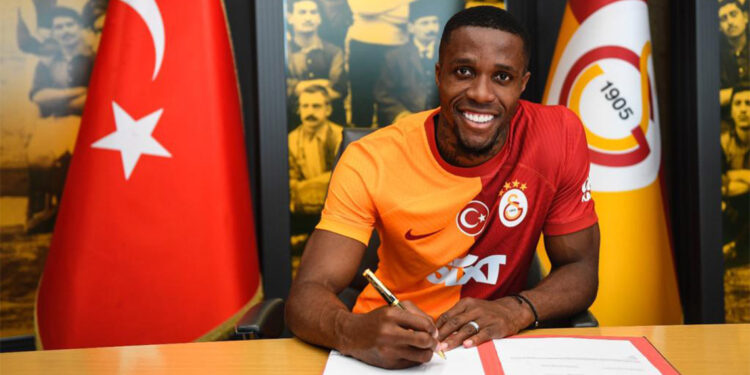 Galatasaray Wilfried Zaha ile anlaştı