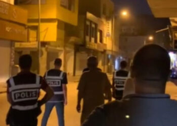 Gaziantep'te ağır hasarlı bina çöktü