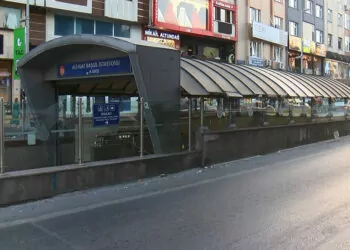 Gaziosmanpaşa'da tramvayda bıçaklı kavga