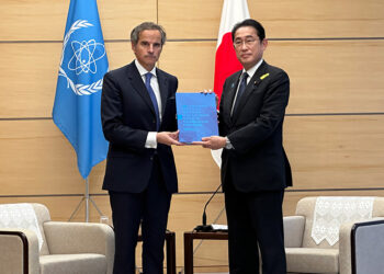 Japonya'nın arıtılmış suyu denize bırakma planı Kishida'ya sunuldu