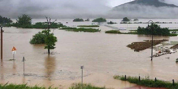 Güney Kore'de sel felaketi; 33 ölü